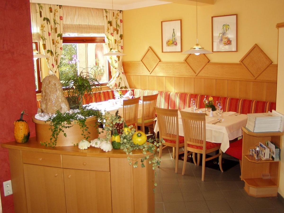 Kupfer-Dachl Hotel Katzelsdorf Екстериор снимка